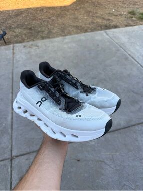 On Running Men's White and Black Cloudnova Running Sneakers